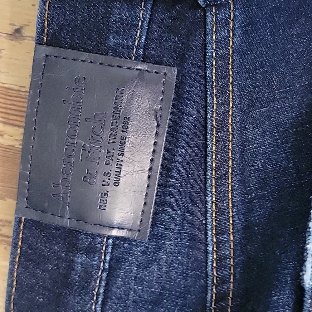 Abercrombie & Fitch Men's Straight Dark Indigo Distressed Jeans - Picture 4 of 6